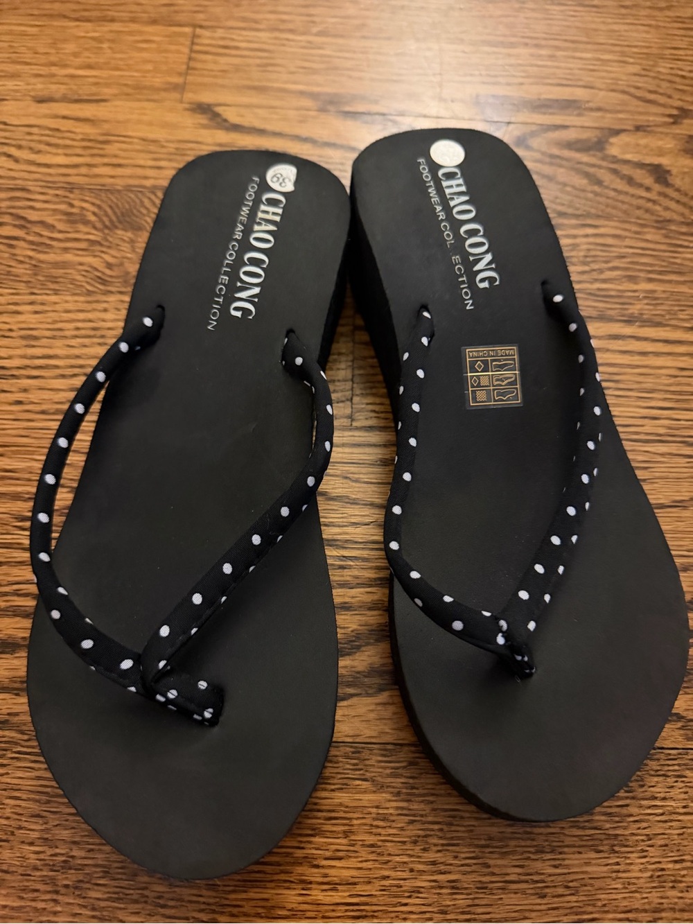 SHEIN Black Flip Flop Sandals with White Polka Dot Straps